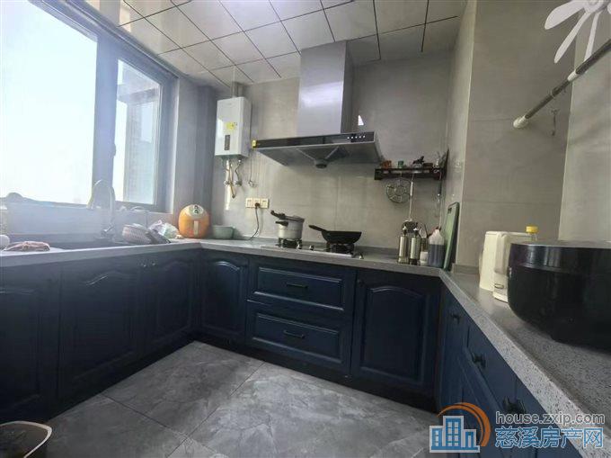 悦华府132平30万装修