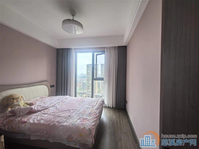 悦华府142平238万黄金楼层自住装修