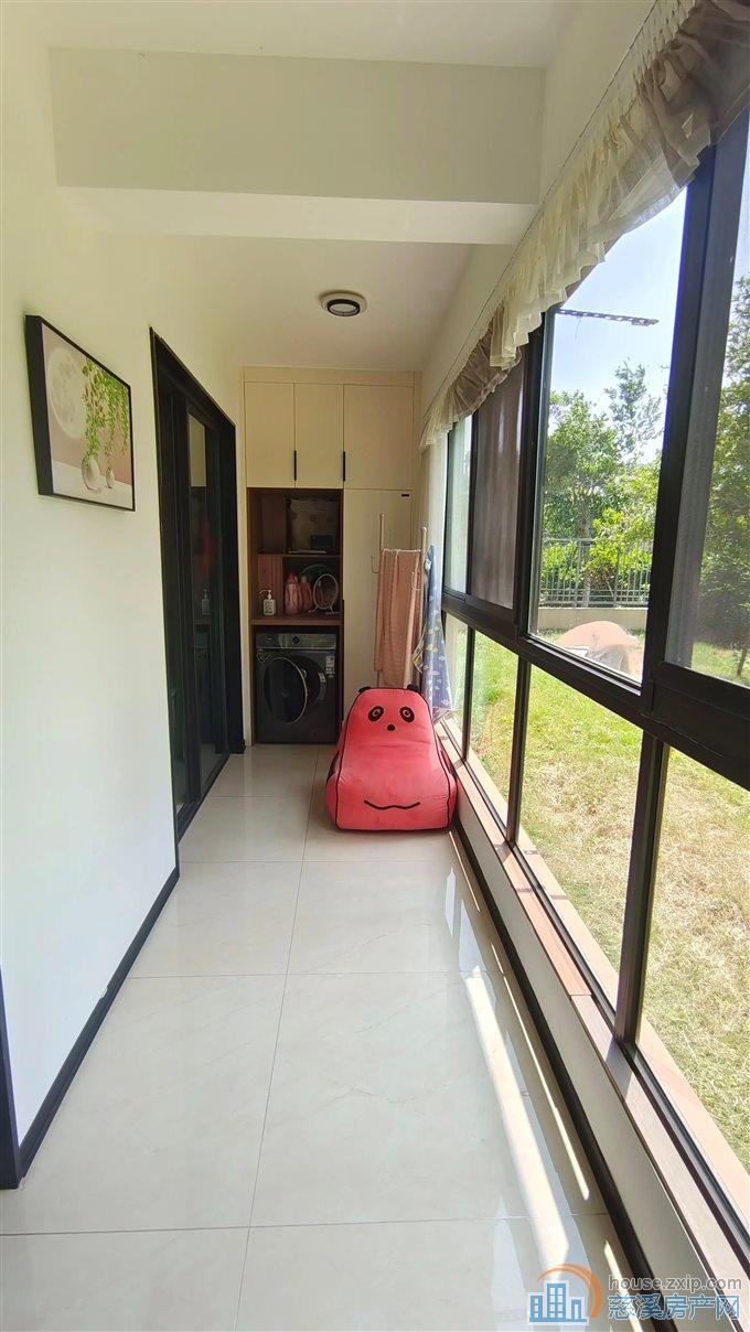 品尚居81平90万送100平大花园