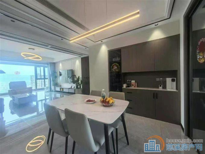 吾悦悦华府居家精装修非常清爽西边套