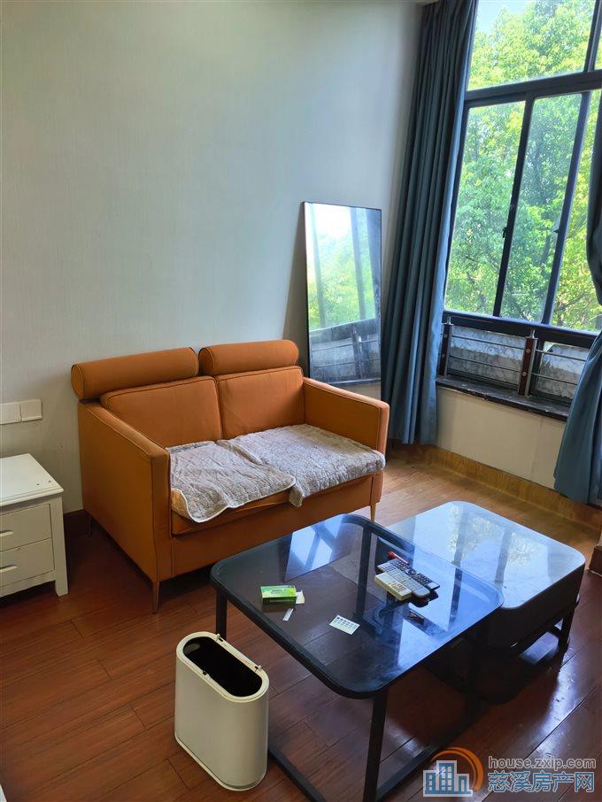 星辰公寓 精装修 浙师大无在读 满两年