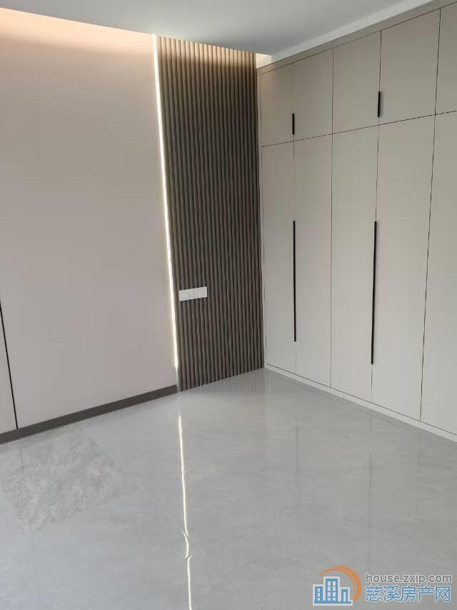 嘉富中心楼层佳朝南51平精装38万