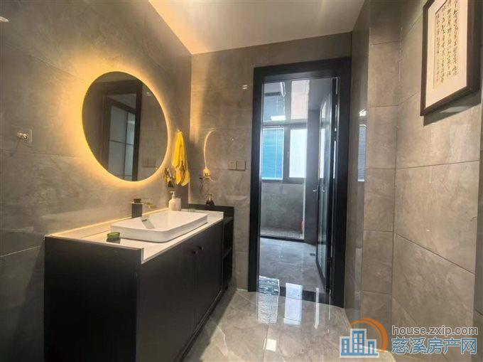 悦华府132平30万装修