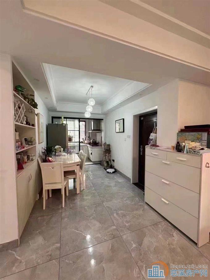 捡漏星光家园楼梯3楼84平精装大车库