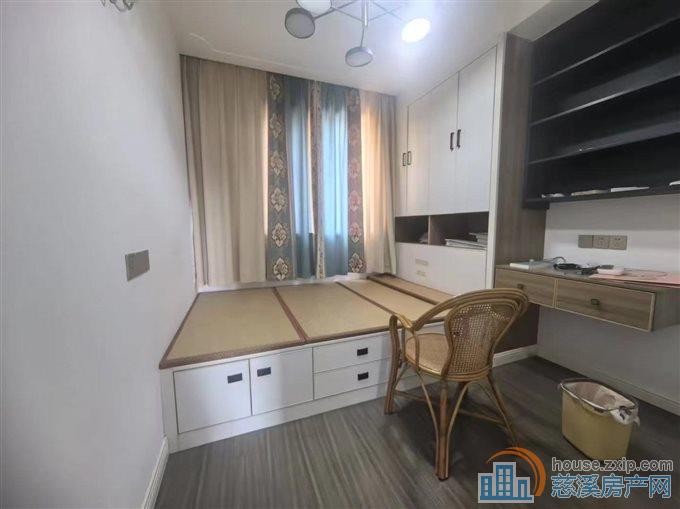 悦华府132平30万装修