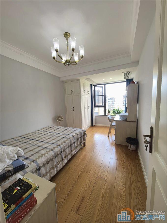 誉林府95平215万实验上林书包