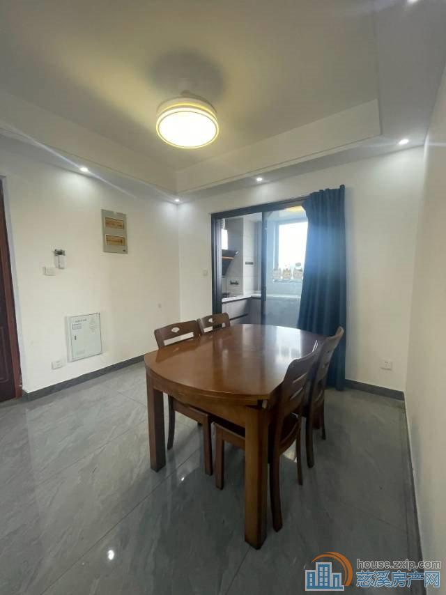 悦华府 142平  220万