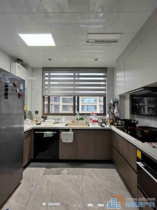 悦华府精装洋房140平方285万双车位