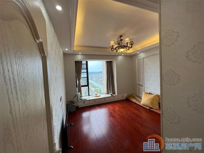 元亨雅园 精装三房 中上楼层 送车位