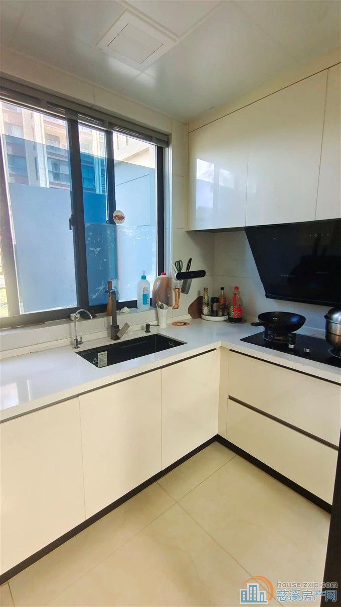 品尚居81平90万送100平大花园