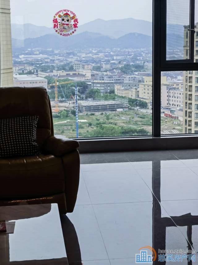 吾悦华府豪装141平方拎包入住