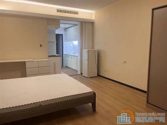 星辰公寓朝东42平精装36.8万