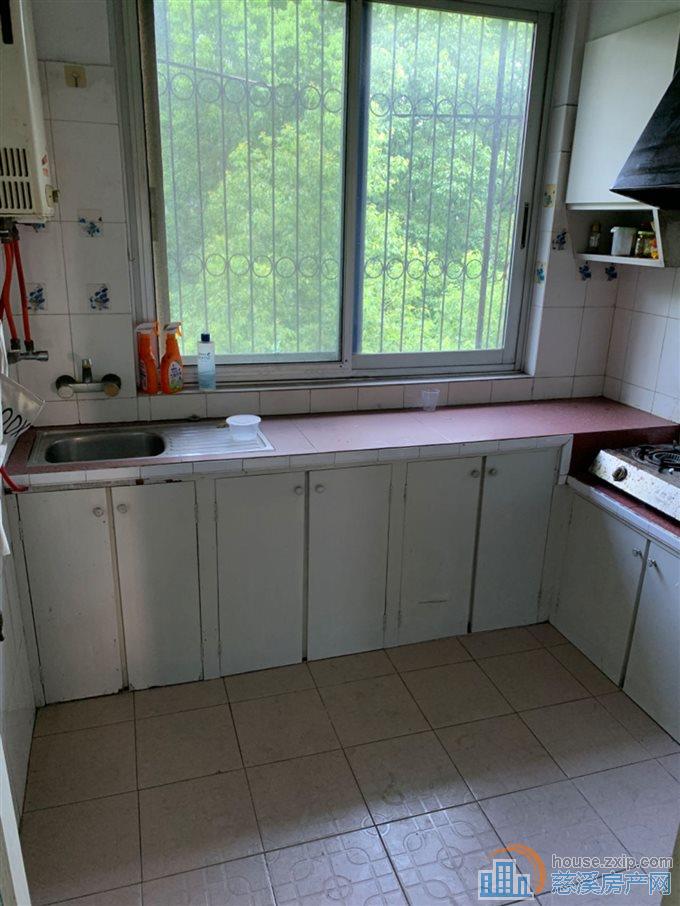 虞波北园3楼110平老装修86万直接