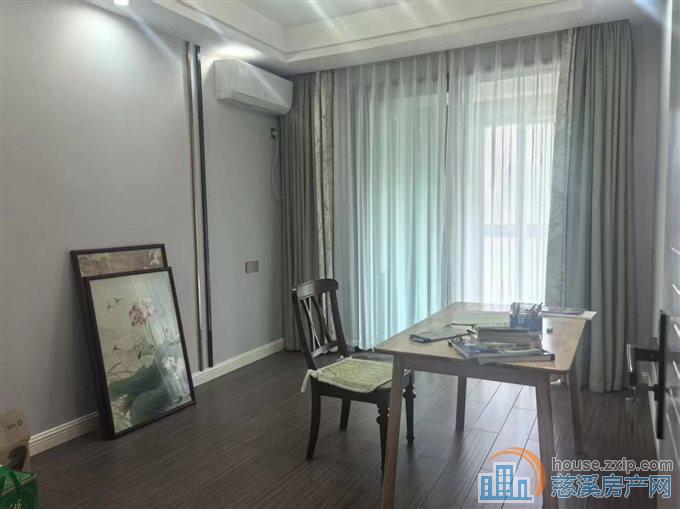 悦华府132平30万装修