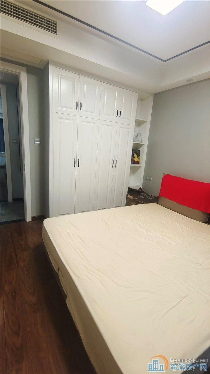 悦华府 品牌精装140平方235万带车位