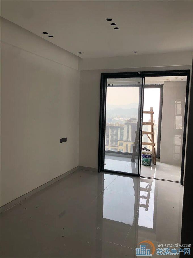 悦华府131平218万凤凰楼层带车位