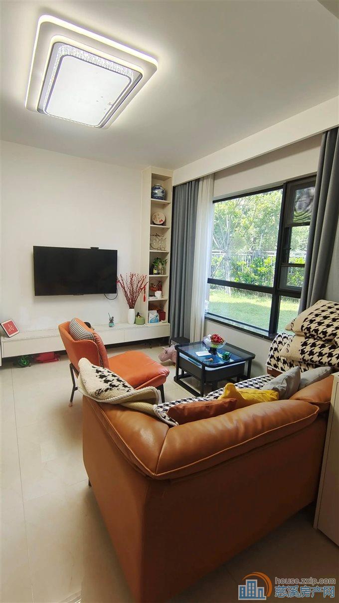 品尚居81平90万送100平大花园