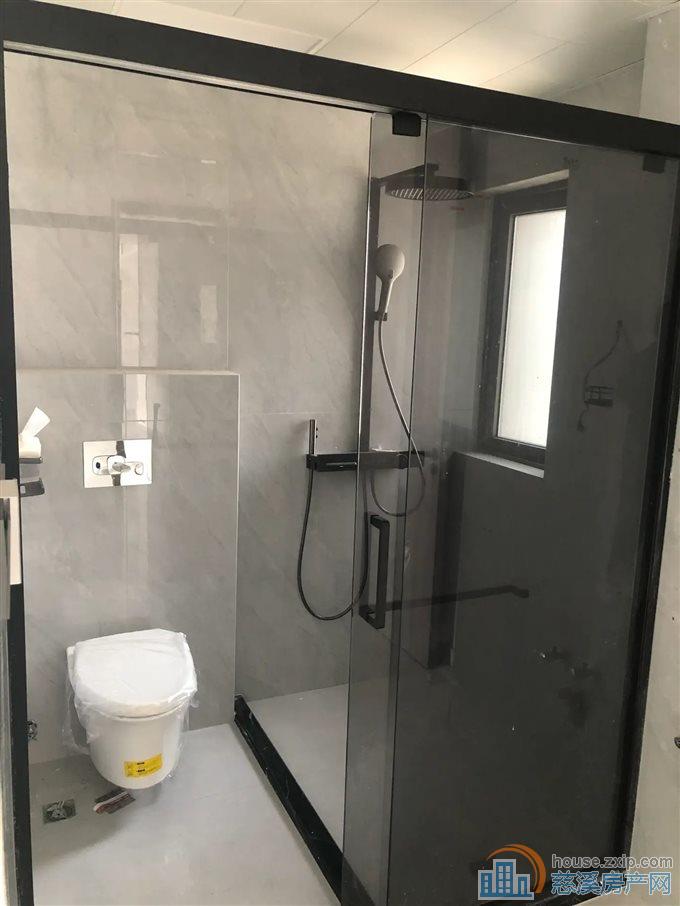 城南悦华府131平，精装修带车位200万