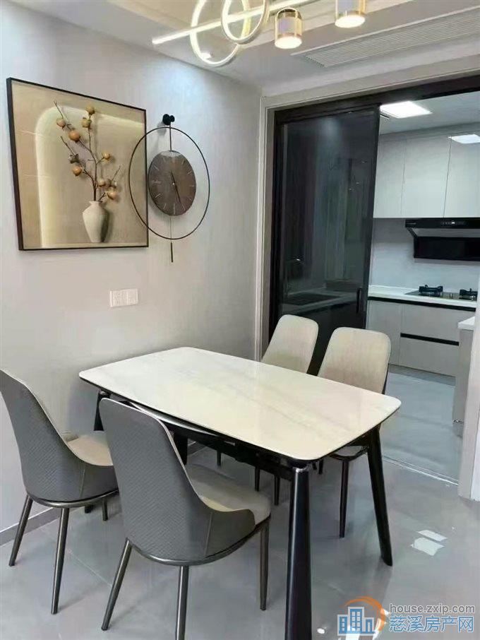 新力帝泊湾南区10楼115平精装2年到