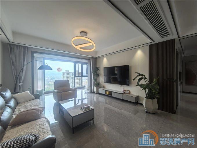 悦华府142平238万黄金楼层自住装修