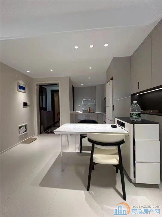 江城江景苑LW位置103平车位豪装