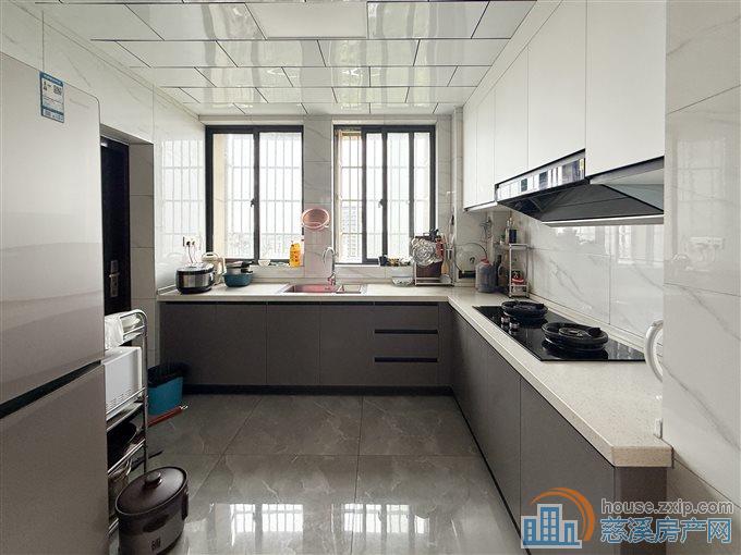 鸣北小区 精装带 车位杂物间 四小XQ