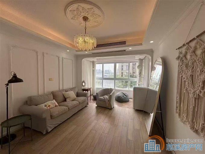 江南大院法式119㎡精装三房两厅两卫