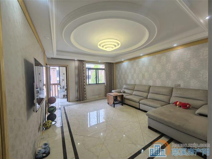 旦山雅筑138平208万带车位实验书包