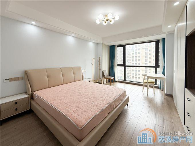 鸣北小区153平185万带车位自住装修