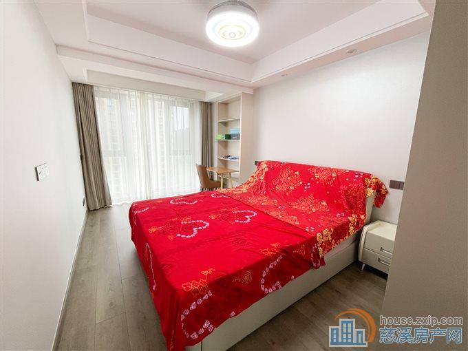 江滨之城141平239万带车位精装修