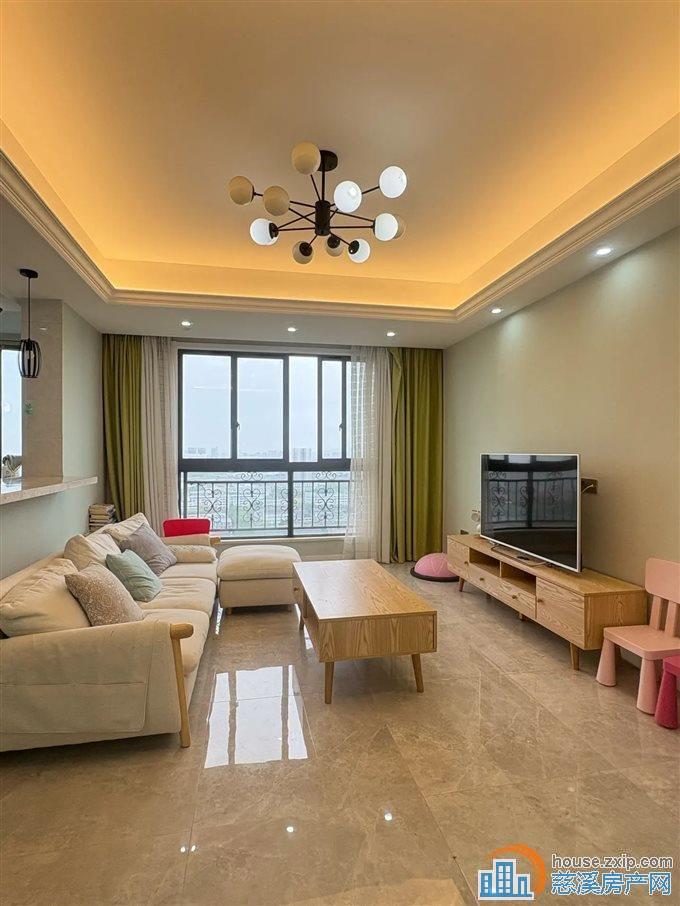 元亨雅园 精装三房114平方155万