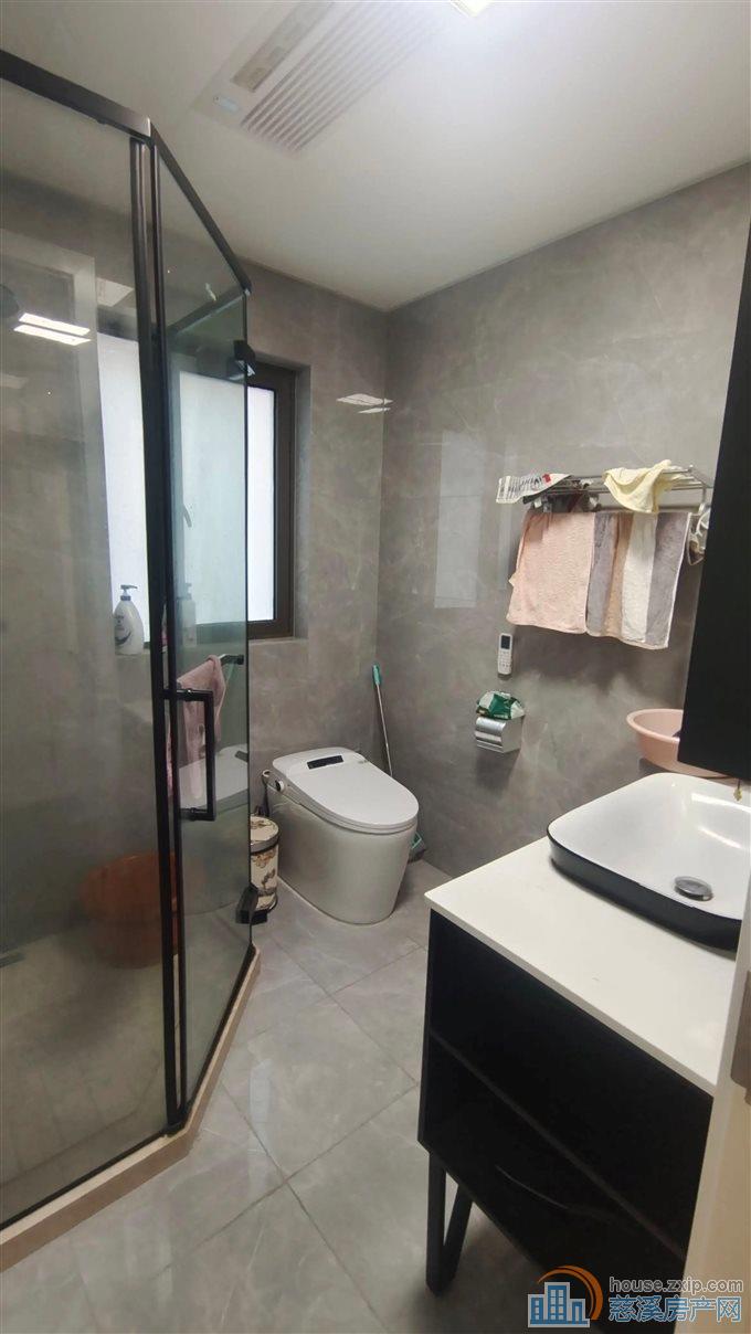 悦华府 品牌精装140平方235万带车位