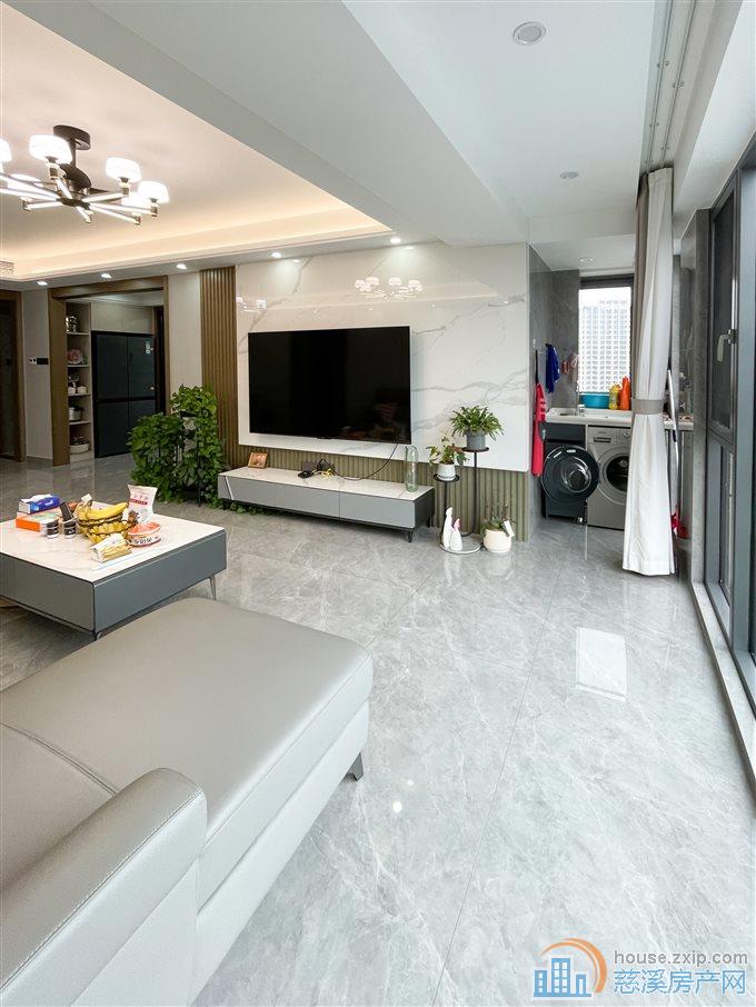 江滨之城141平239万带车位精装修