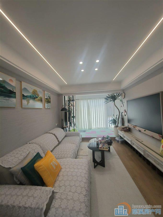 蔚蓝云图86平120万精装