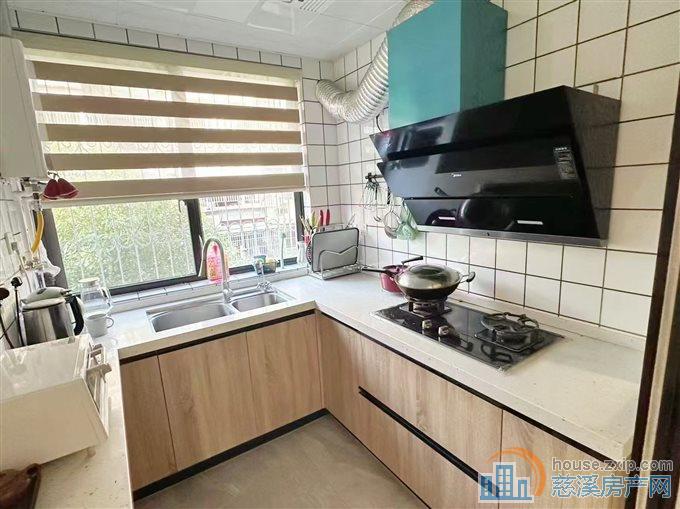 吉祥新村2楼87平方精装直接