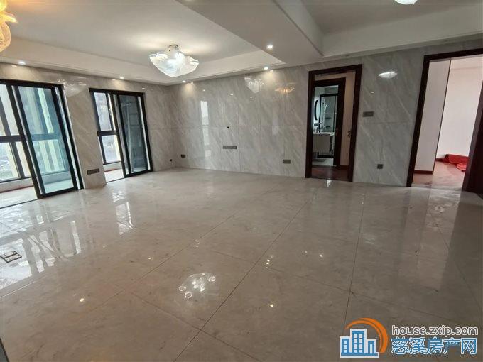 翡丽湾 全新精装没住过118万送车位