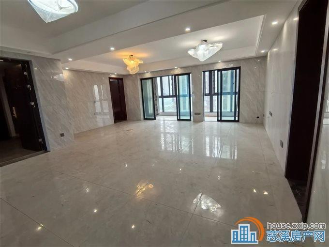 翡丽湾 全新精装没住过118万送车位
