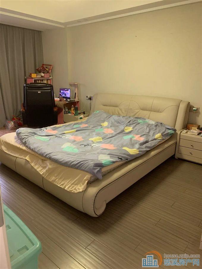 鸣北小区 精装修 带车位杂物间