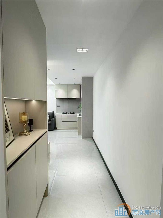 首付8万起丽晶大厦电梯房两室直接房钥匙在