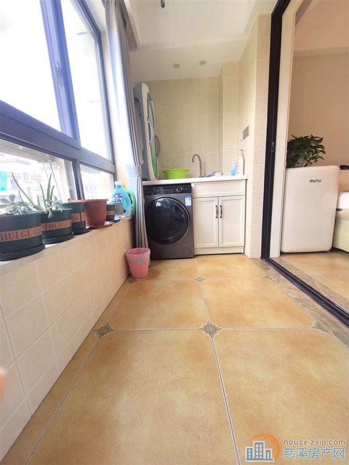 誉林府7楼95平精装修215万可读书