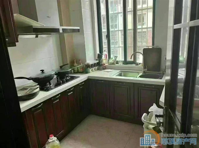 枫华富地90平电梯房精装车位152万