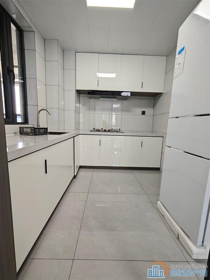 紫阙台3室2厅2卫全新精装修直接房源钥匙