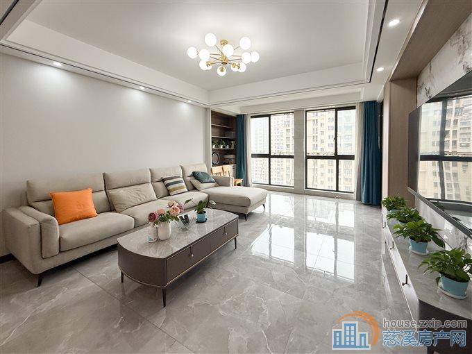 鸣北小区153平185万带车位自住装修