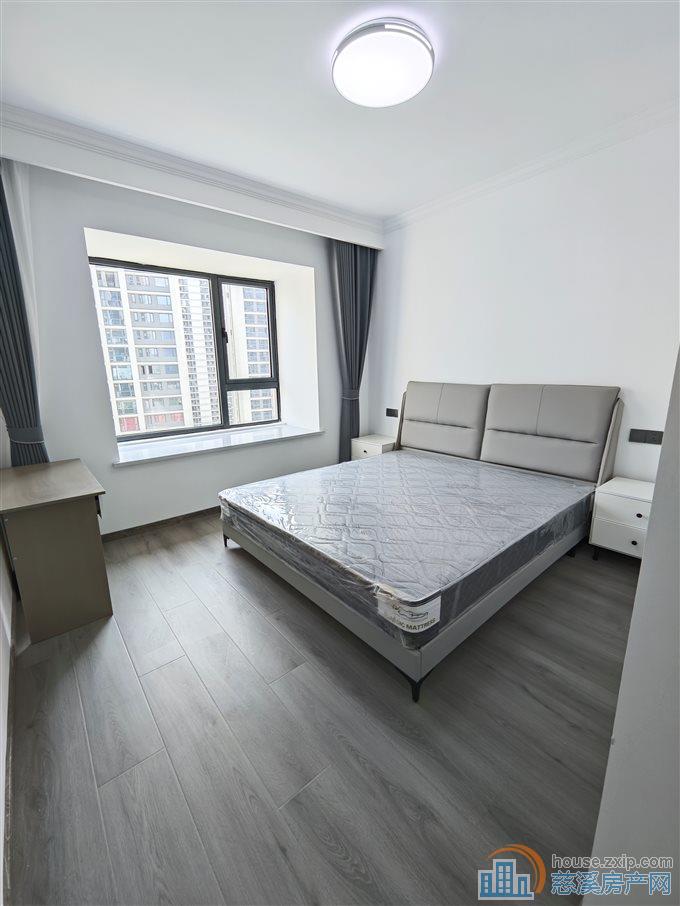 紫阙台3室2厅2卫全新精装修直接房源钥匙