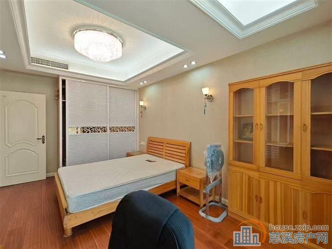 慈吉小学附近鸿都大厦97平电梯精装