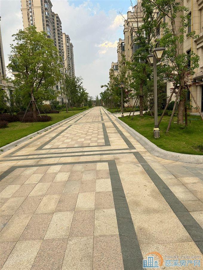 恒大河悦府洋房7楼复式175平175万