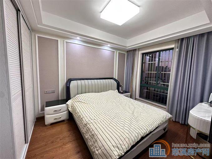 丽都苑电梯小高136平精装修139·8万