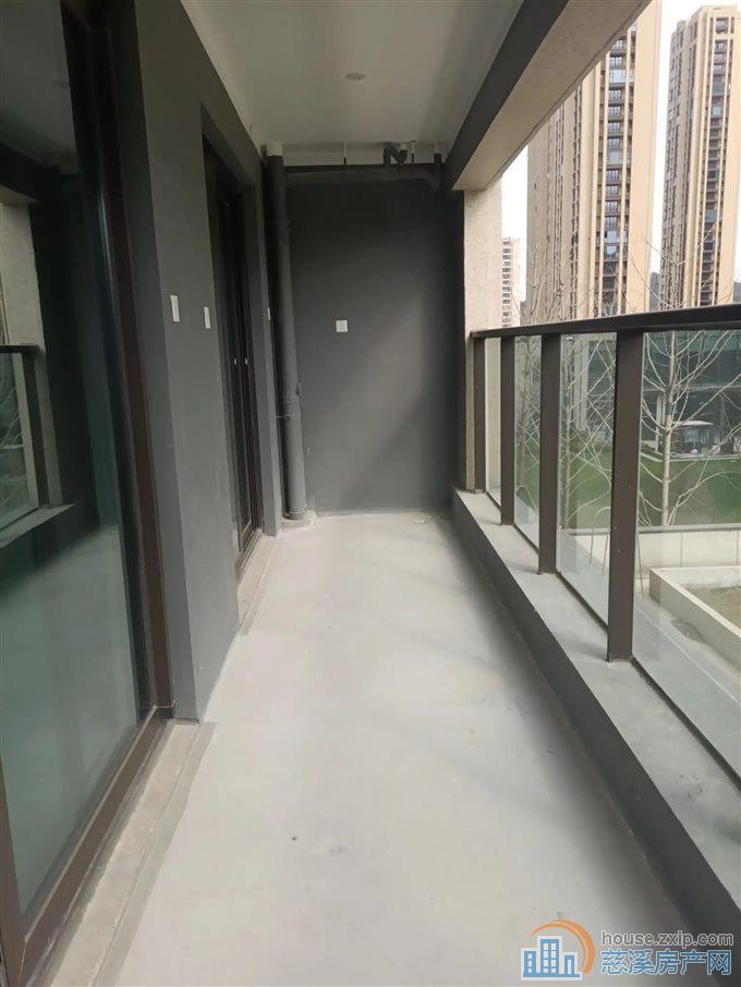 江滨之城 边套位置好123平139.8万