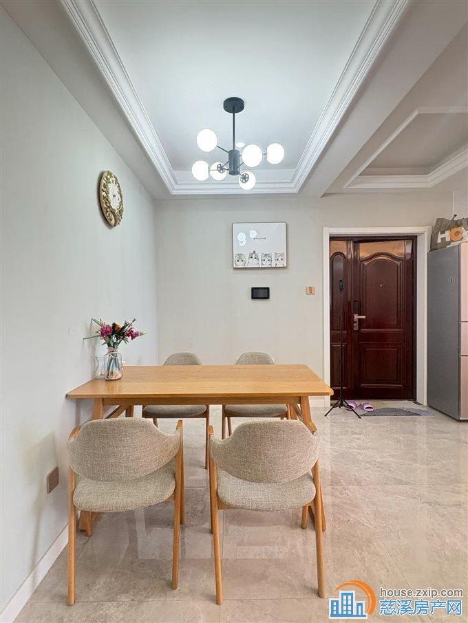 元亨雅园 精装三房114平方155万