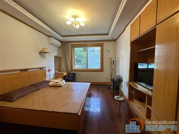 金东北苑176平158万朝南车库26平